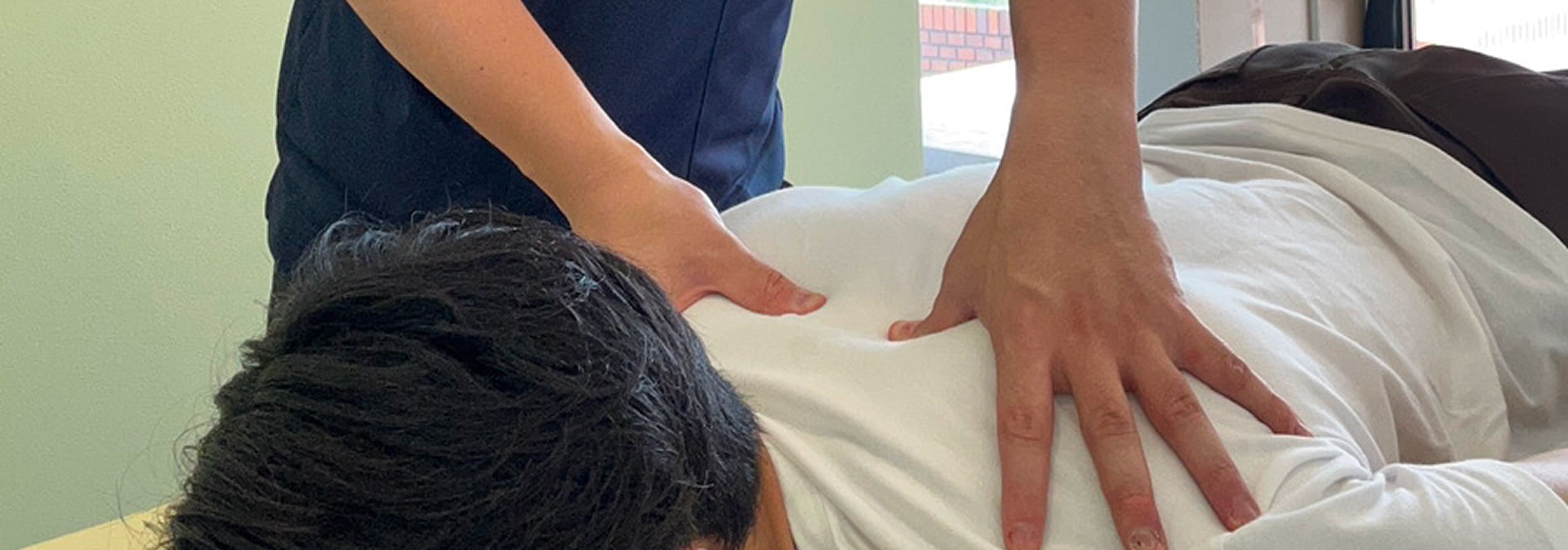 施術中の整体イメージ